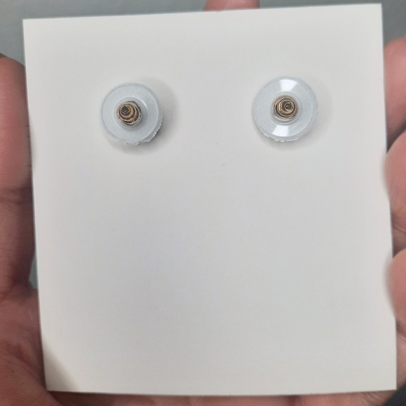 NWT Skull Earrings - Picture 5 of 6